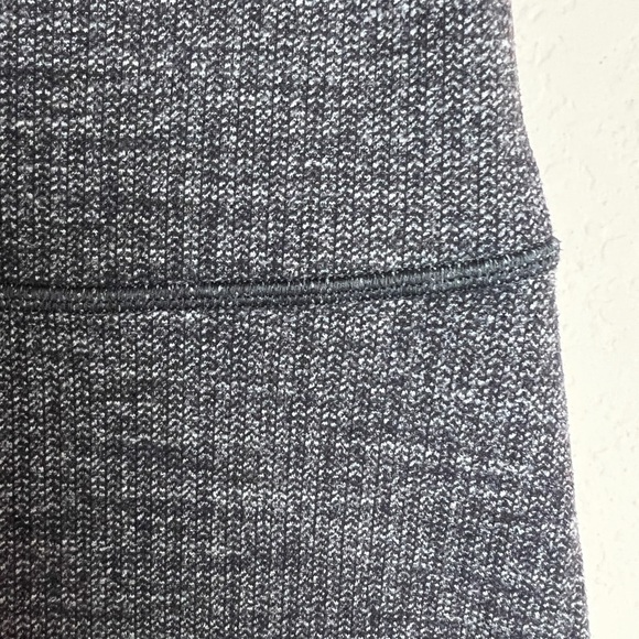 Grey/Gray Lululemon Leggings, Size 2, Thicker Material - Picture 10 of 10